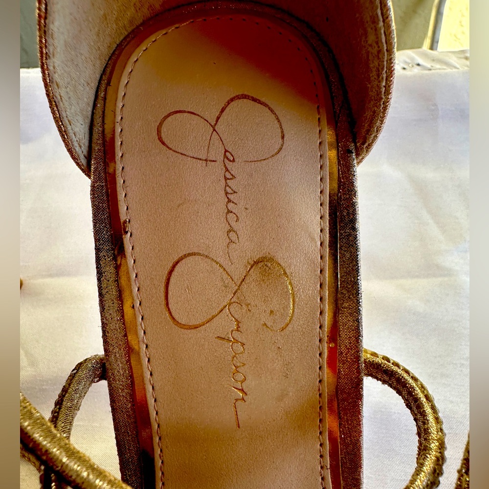 Straps sandals of Jessica Simpson. Very good condition. In size 9.